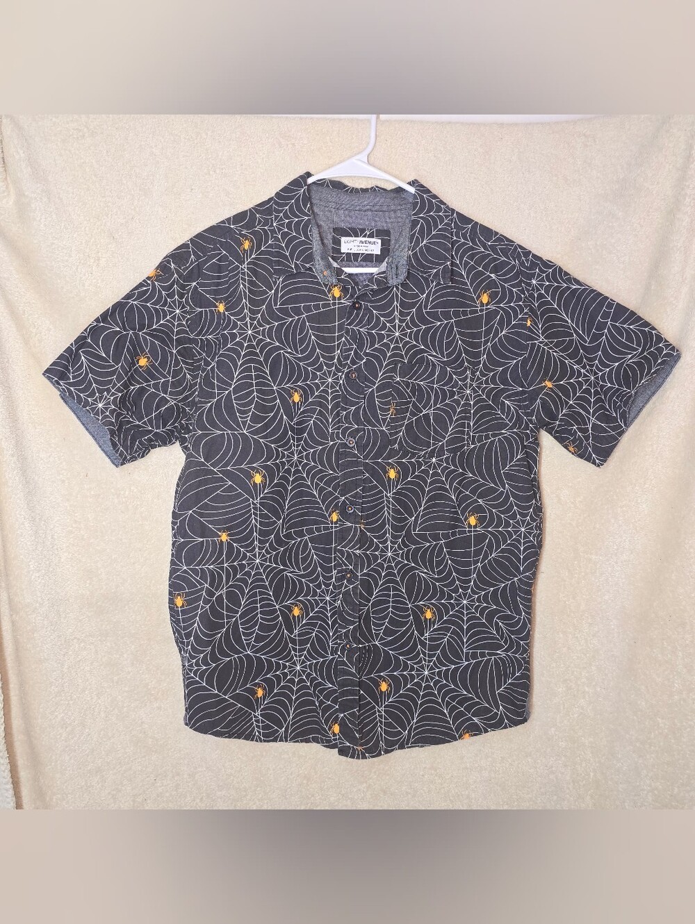 Eighty Eight Men's White Large Halloween Graphic Shirt Short-Sleeve Button-Up Sp